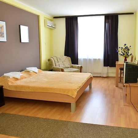 Hostel Milkaza نوفي ساد المظهر الخارجي الصورة