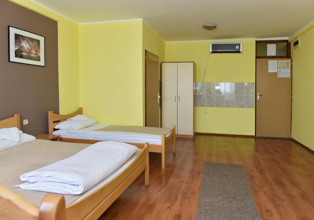 Hostel Milkaza نوفي ساد المظهر الخارجي الصورة