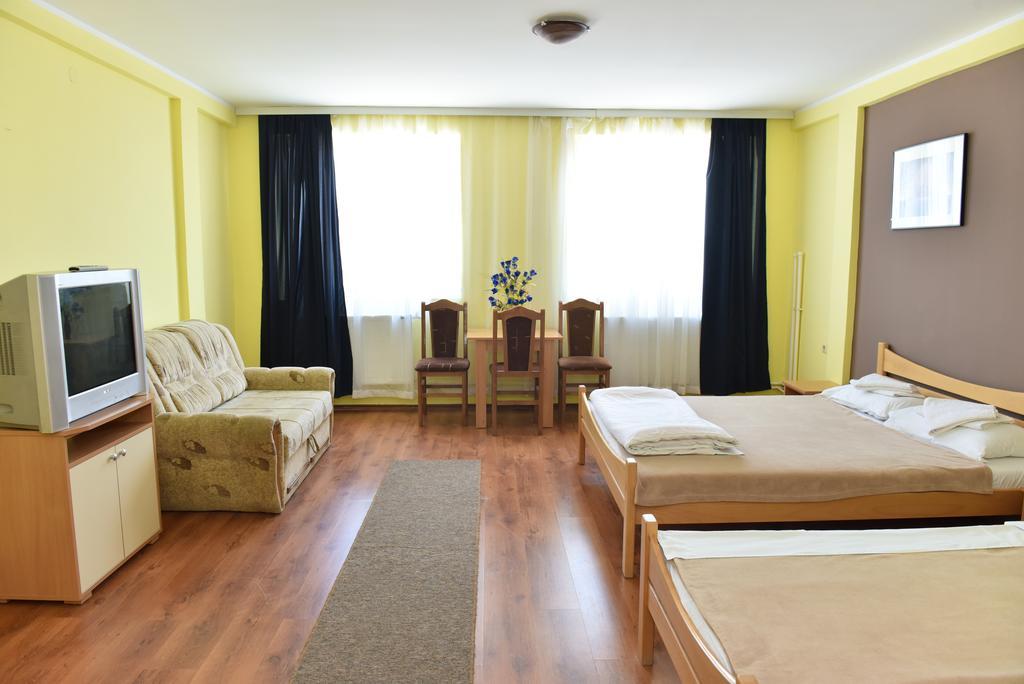 Hostel Milkaza نوفي ساد المظهر الخارجي الصورة