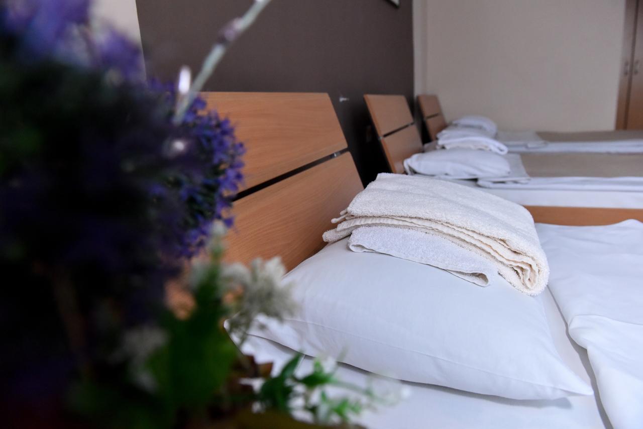 Hostel Milkaza نوفي ساد المظهر الخارجي الصورة