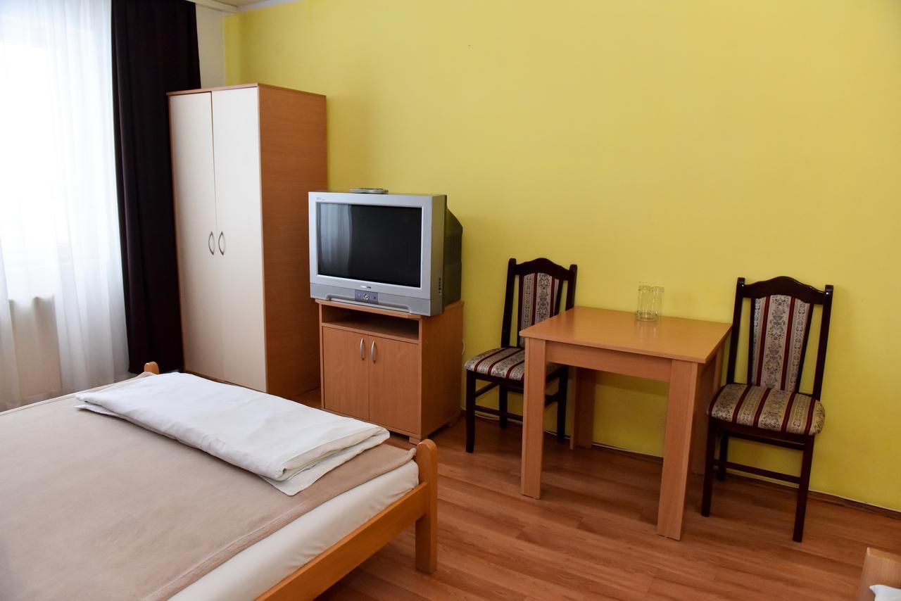 Hostel Milkaza نوفي ساد المظهر الخارجي الصورة