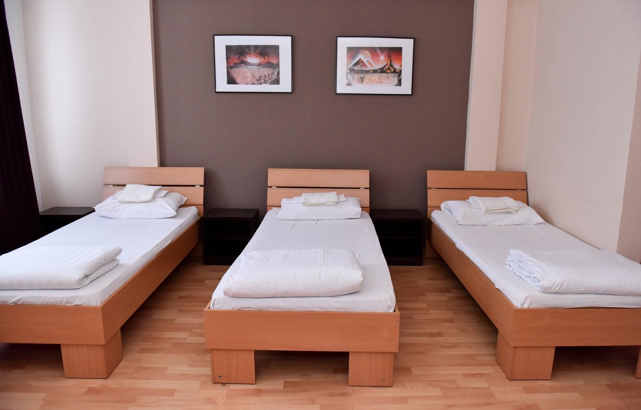 Hostel Milkaza نوفي ساد المظهر الخارجي الصورة