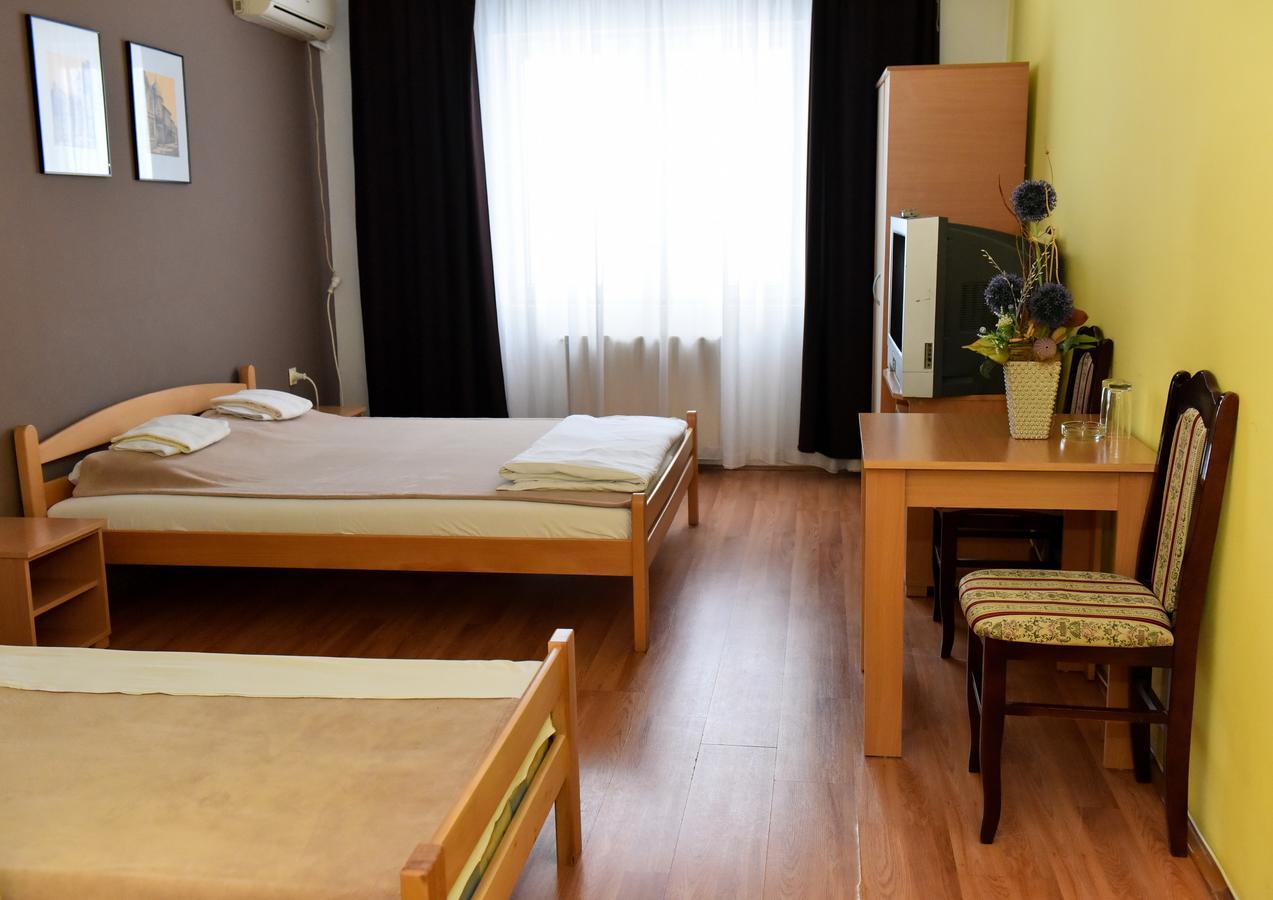 Hostel Milkaza نوفي ساد المظهر الخارجي الصورة