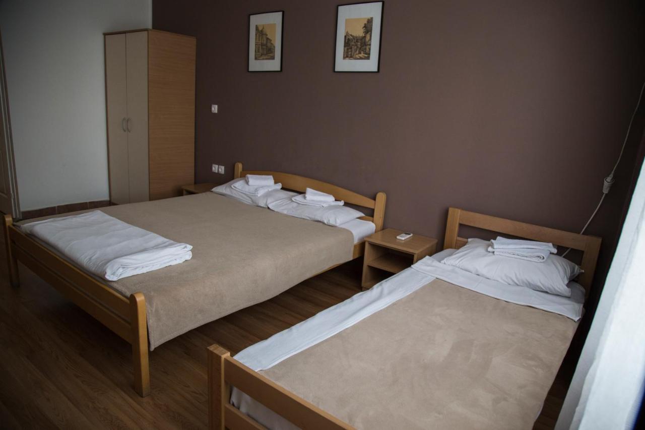 Hostel Milkaza نوفي ساد المظهر الخارجي الصورة
