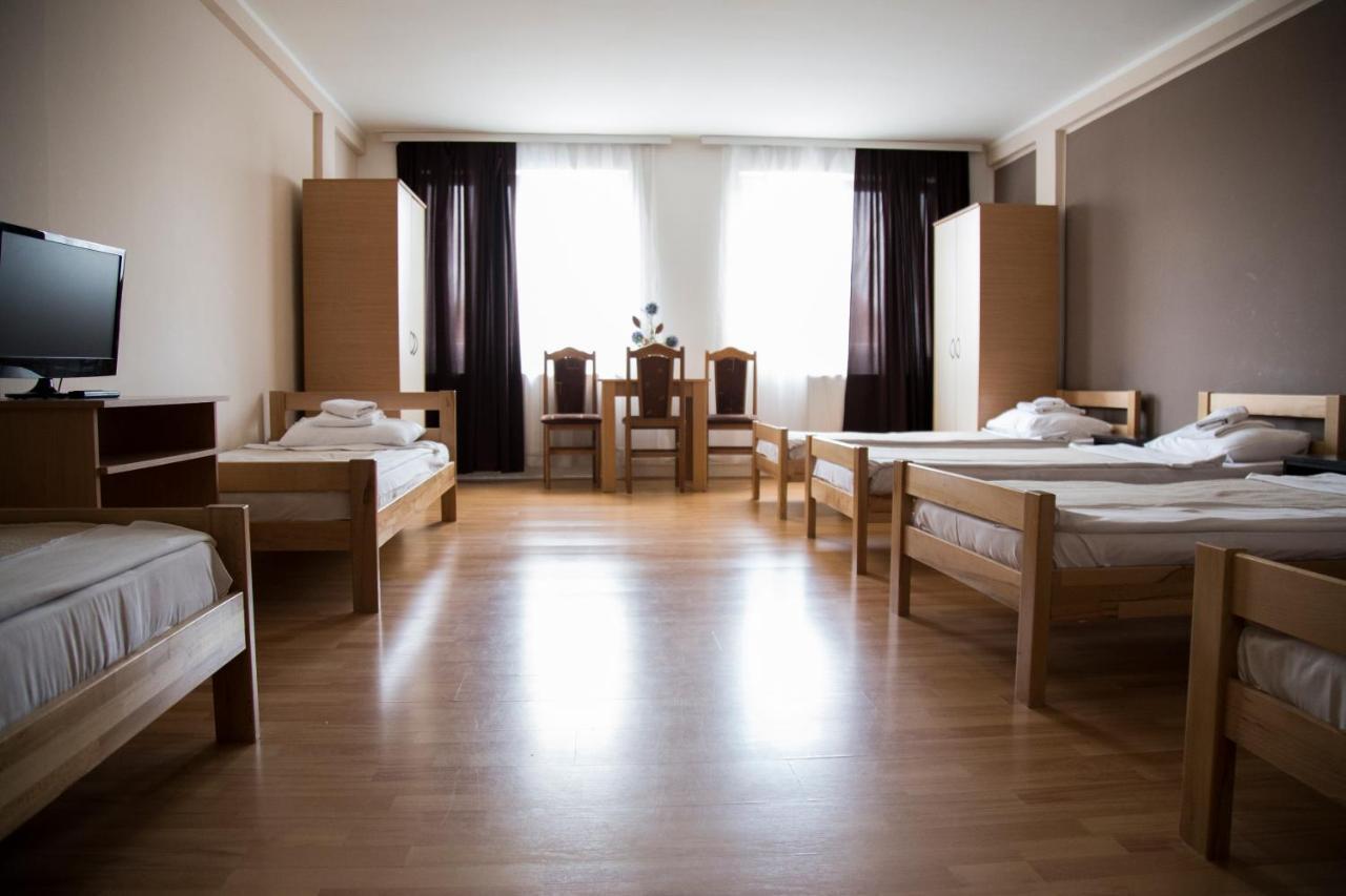 Hostel Milkaza نوفي ساد المظهر الخارجي الصورة