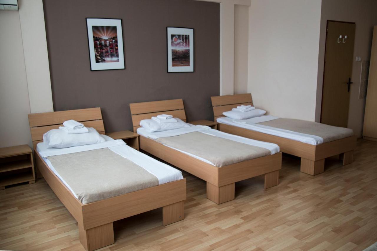 Hostel Milkaza نوفي ساد المظهر الخارجي الصورة