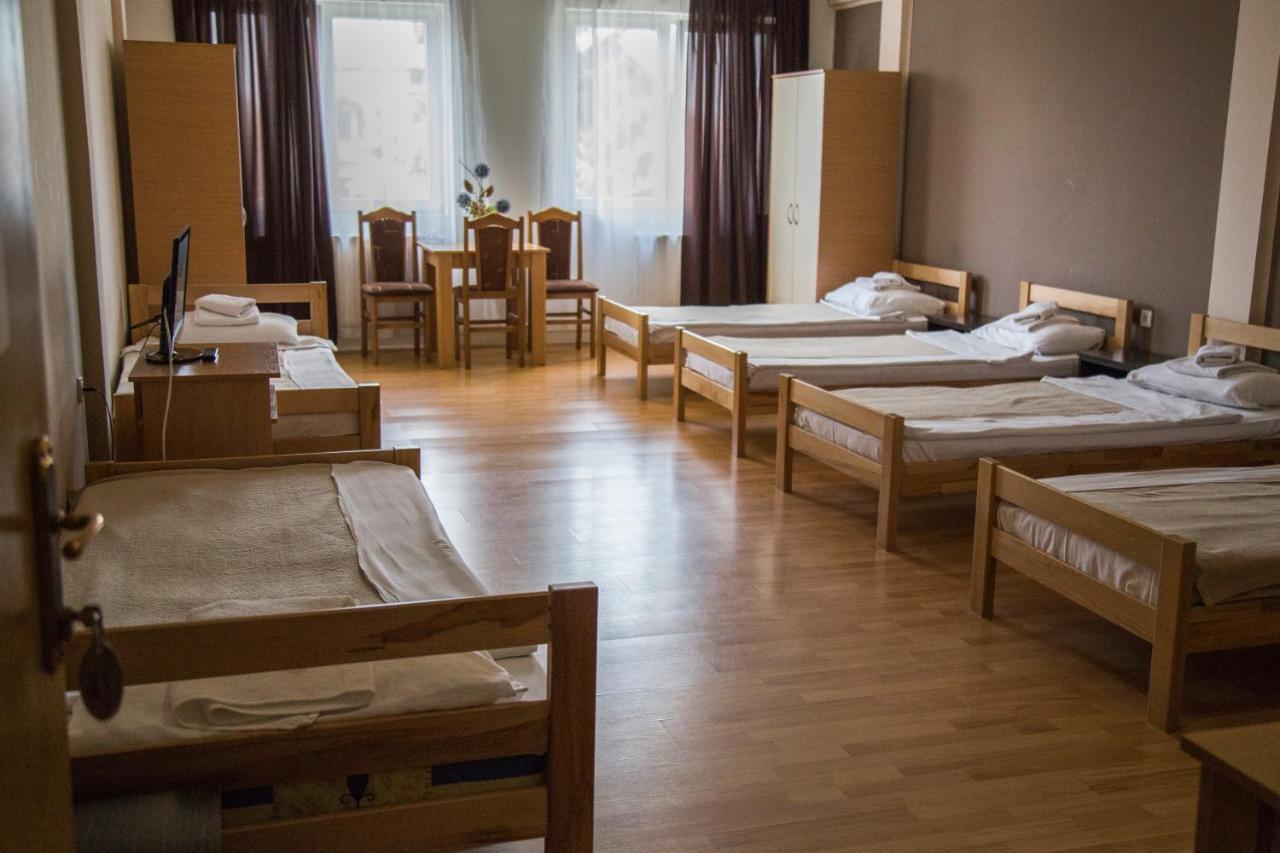 Hostel Milkaza نوفي ساد المظهر الخارجي الصورة
