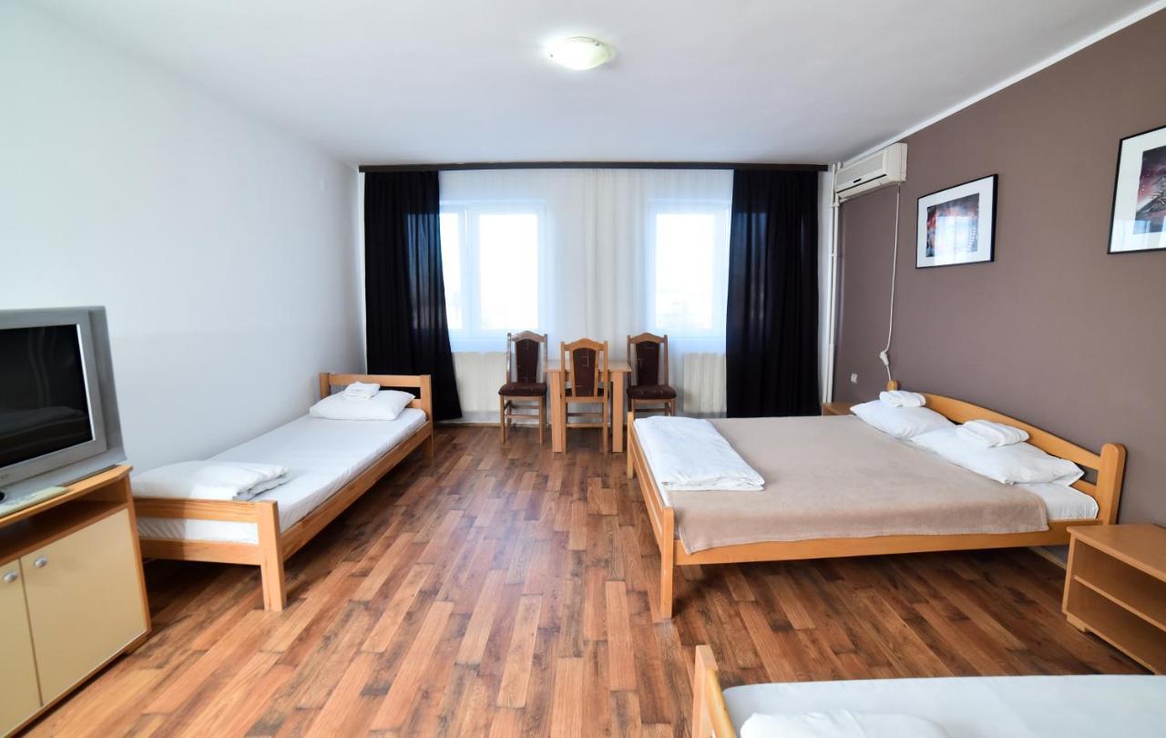 Hostel Milkaza نوفي ساد المظهر الخارجي الصورة