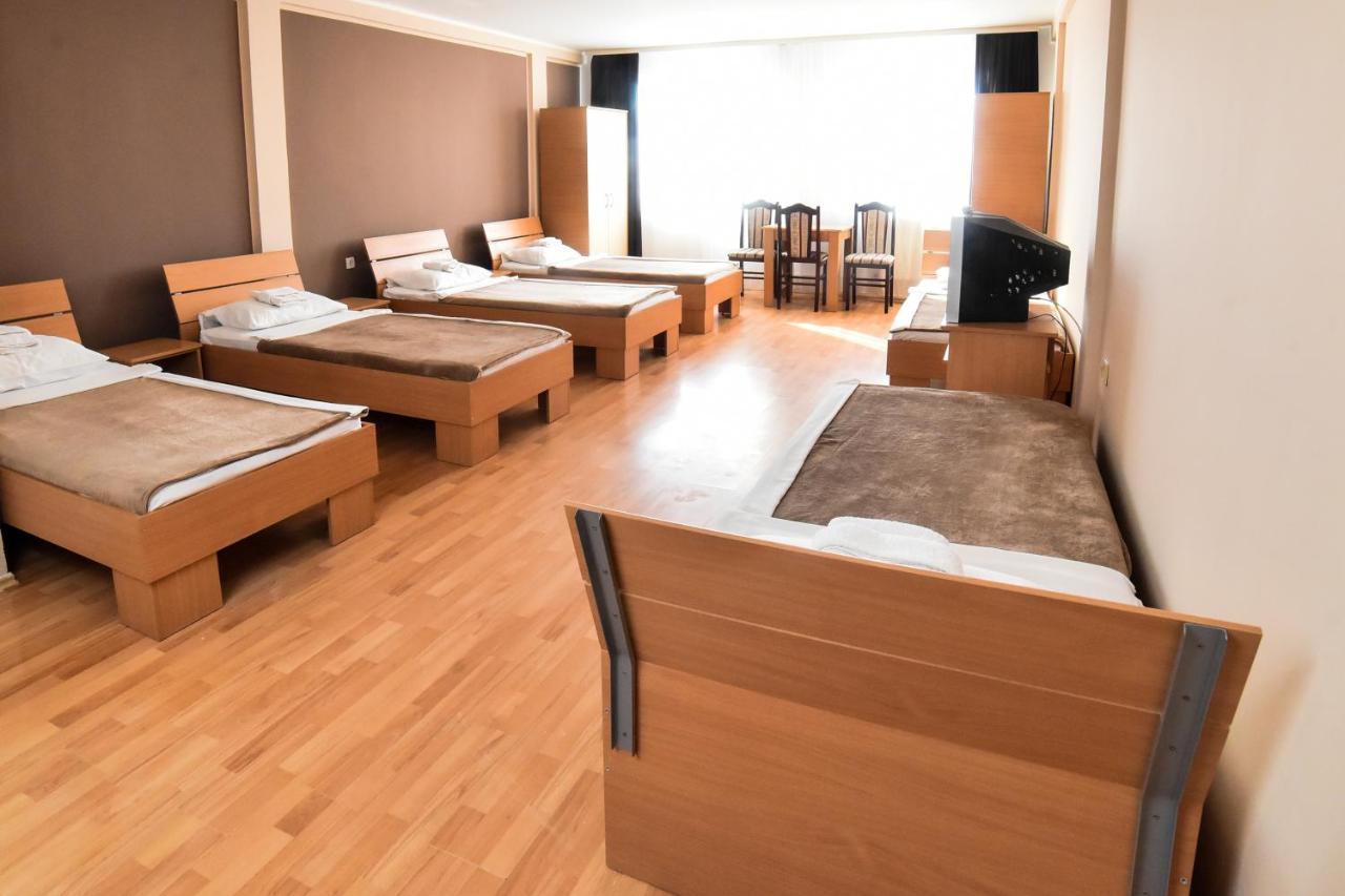 Hostel Milkaza نوفي ساد المظهر الخارجي الصورة